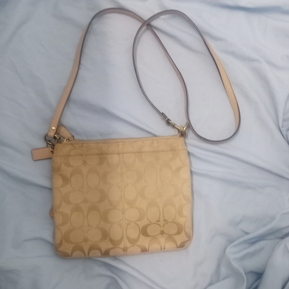 Coach Crossbody Bag - Picture 2 of 6